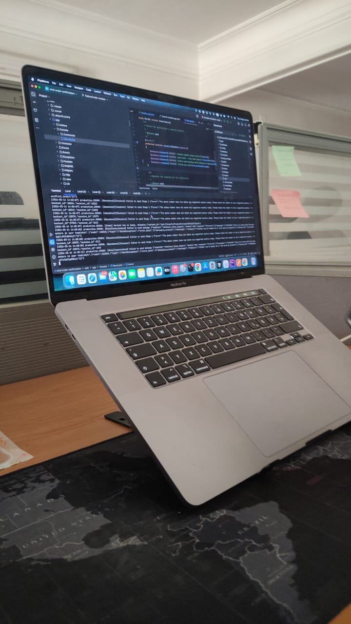 Apple MacBook Pro 16-inch with M4 Pro Chip, 48GB Unified Memory, 1TB SSD, Liquid Retina XDR Display, Advanced Performance, Long Battery Life, Thunderbolt Connectivity, Premium Aluminum Design, High-Speed Wi-Fi, Studio-Quality Microphones